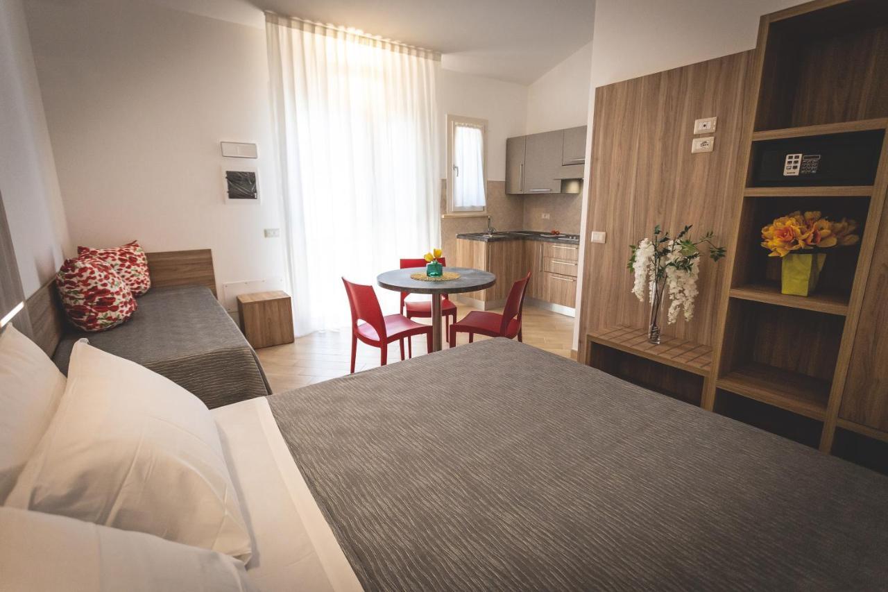 Hotel Residence Vallecorsa Розиньяно-Мариттимо Экстерьер фото