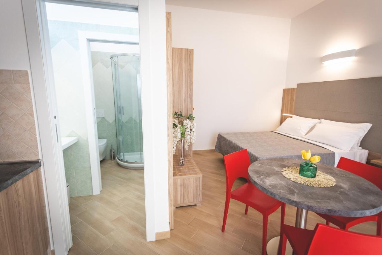 Hotel Residence Vallecorsa Розиньяно-Мариттимо Экстерьер фото