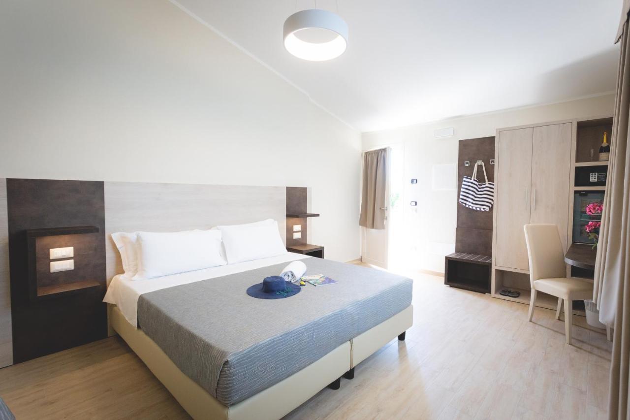 Hotel Residence Vallecorsa Розиньяно-Мариттимо Экстерьер фото